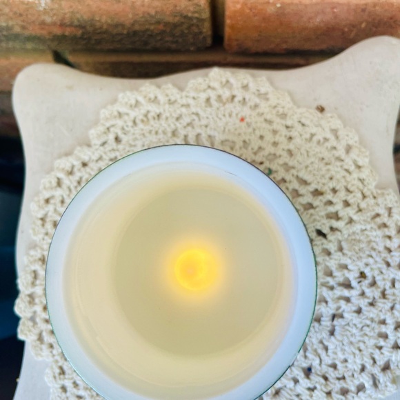 *Green Plaid Timer Pillar Christmas Candle 3”x4” - Picture 3 of 11